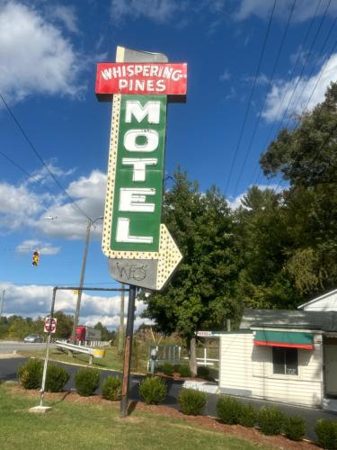 Whispering Pines Motel - Asheville